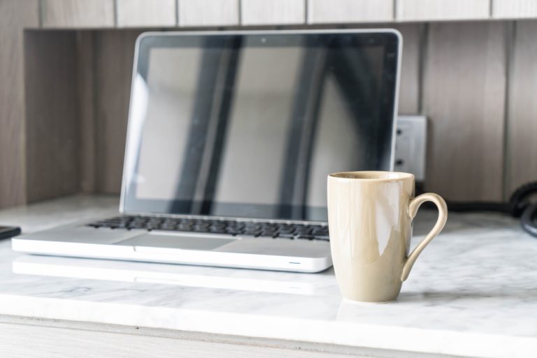 Why Is It Important to Choose the Right Monitor for Working with a Laptop?