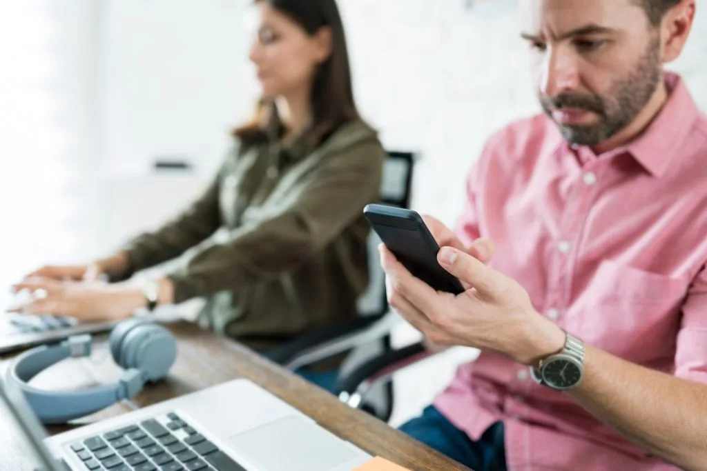 IP67 ar IP68: ką iš tikrųjų reiškia telefono atsparumas vandeniui?